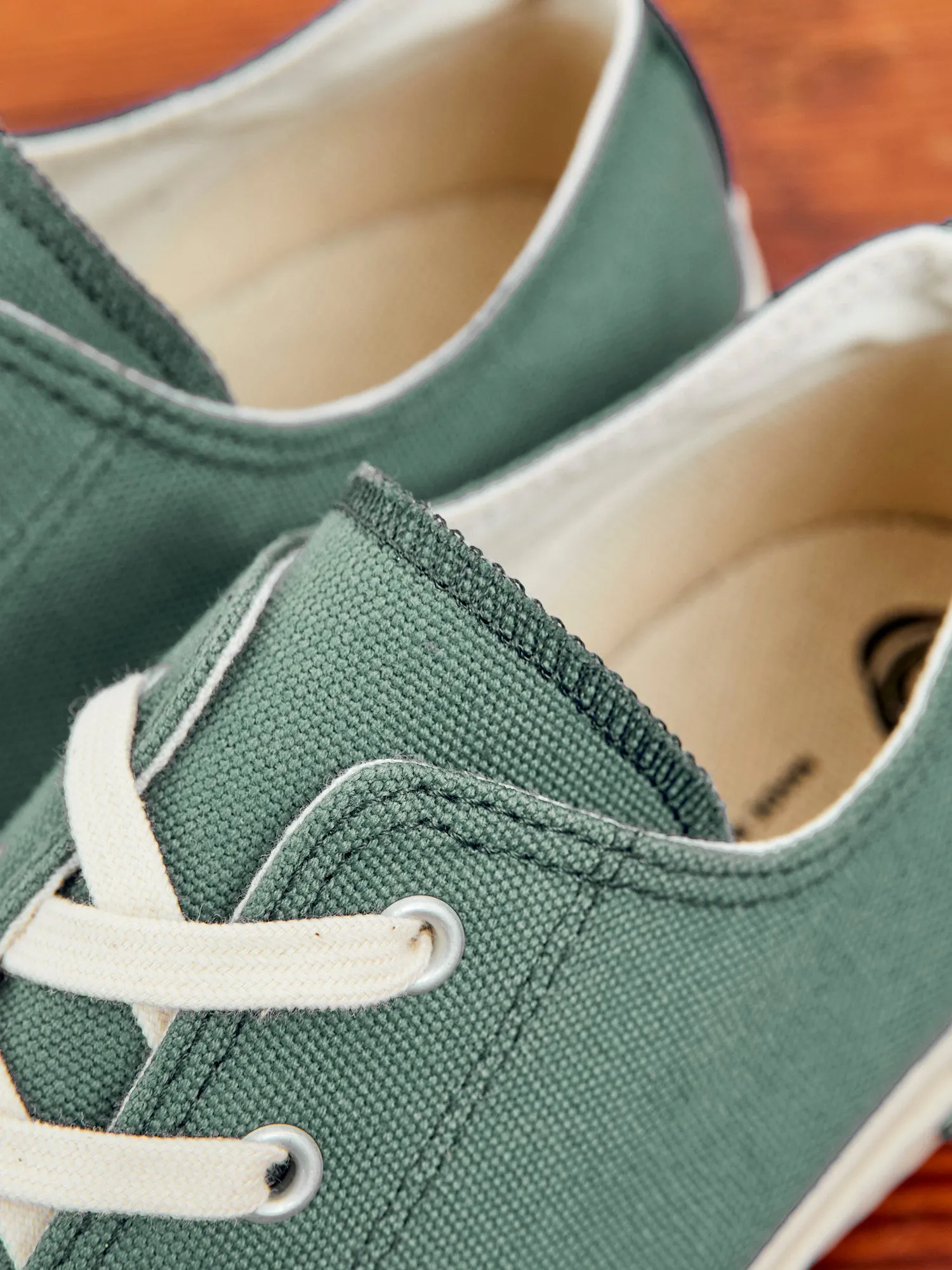 01JP Low Top Sneaker in Green