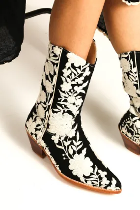 BLACK CREAM FLOWER EMBROIDERED WESTERN BOOTS SHIRON