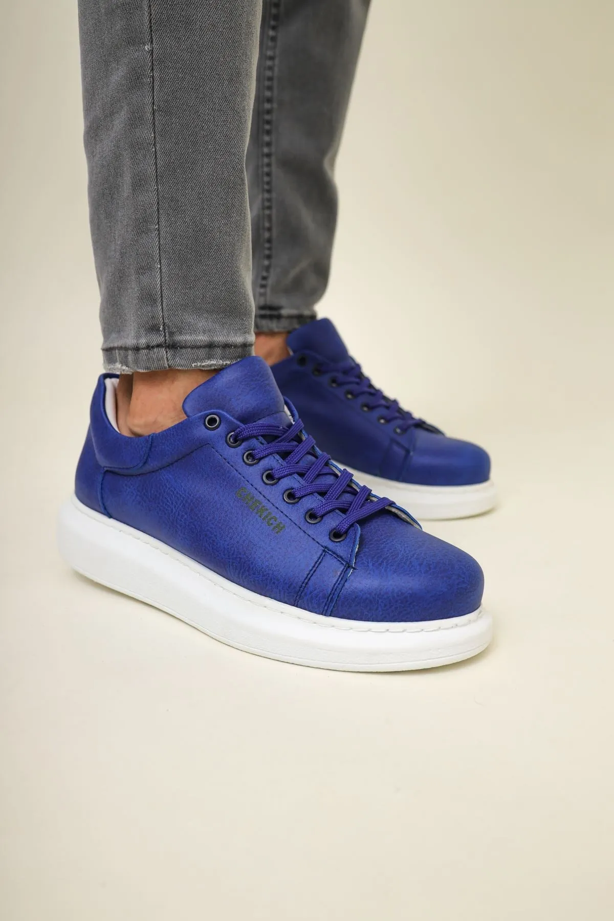 Blue Sneaker CH257