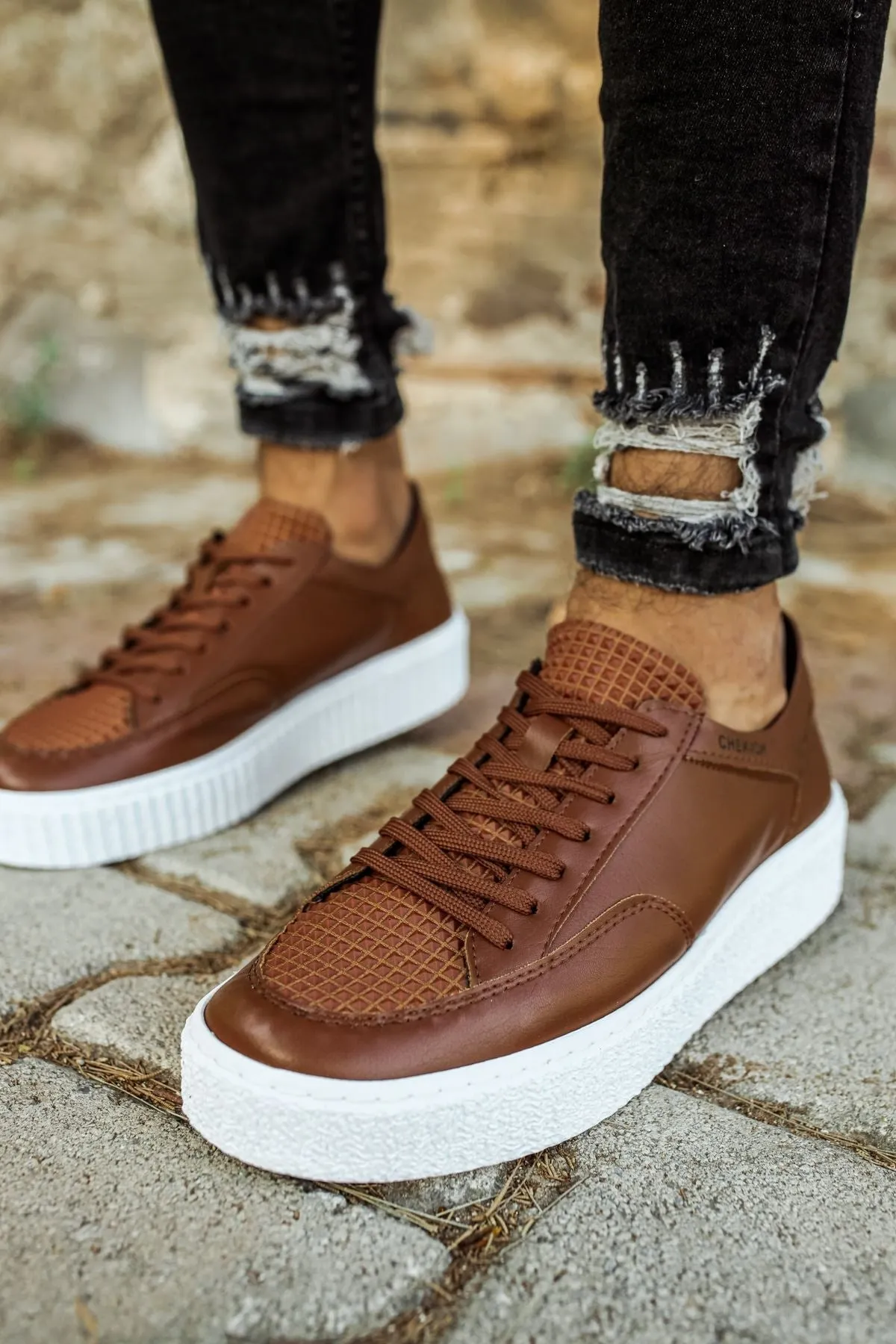 Brown Sneaker CH017