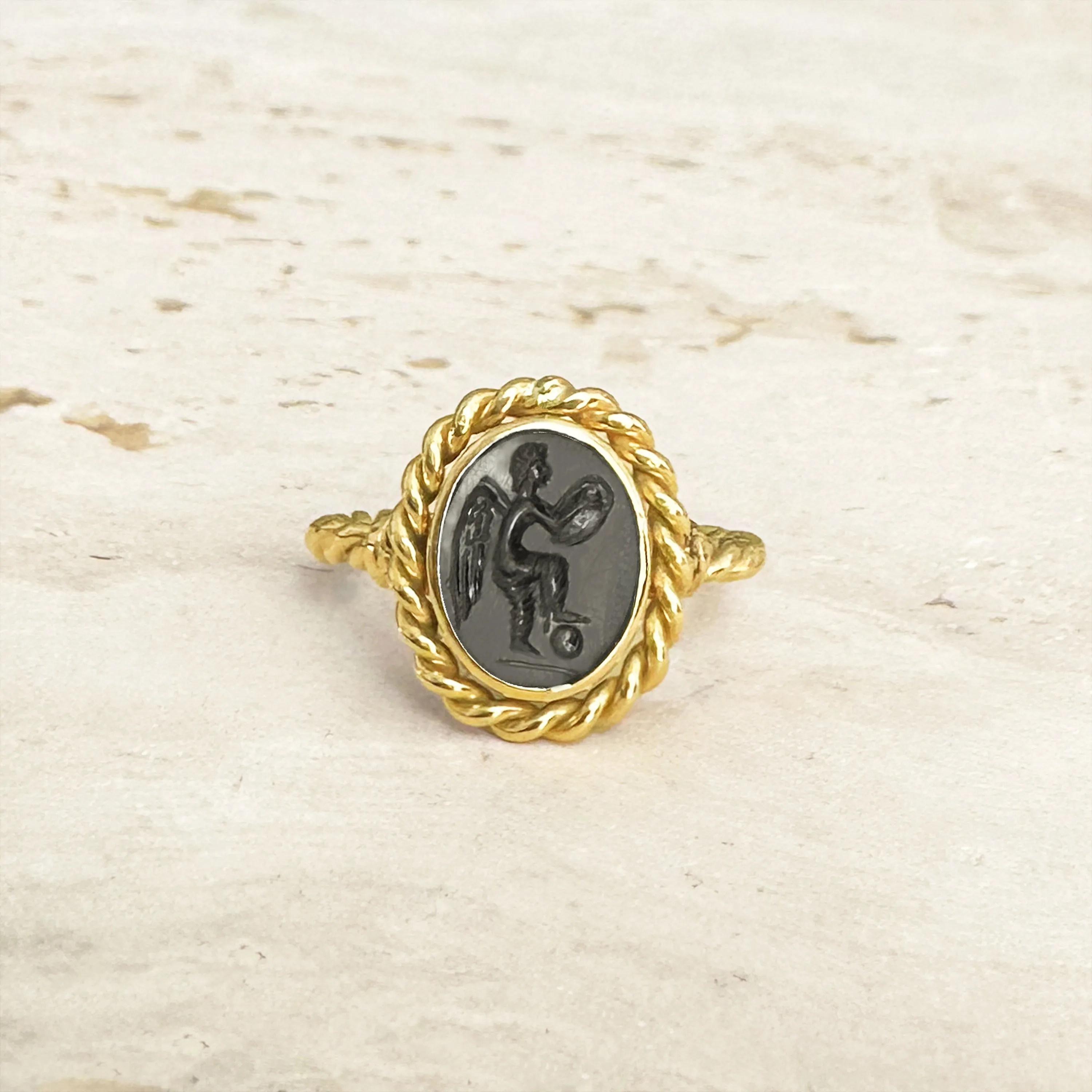 GODDESS NIKE Authentic Ancient Roman Onyx Intaglio 1st-2nd Century AD 18 Kt Gold Ring