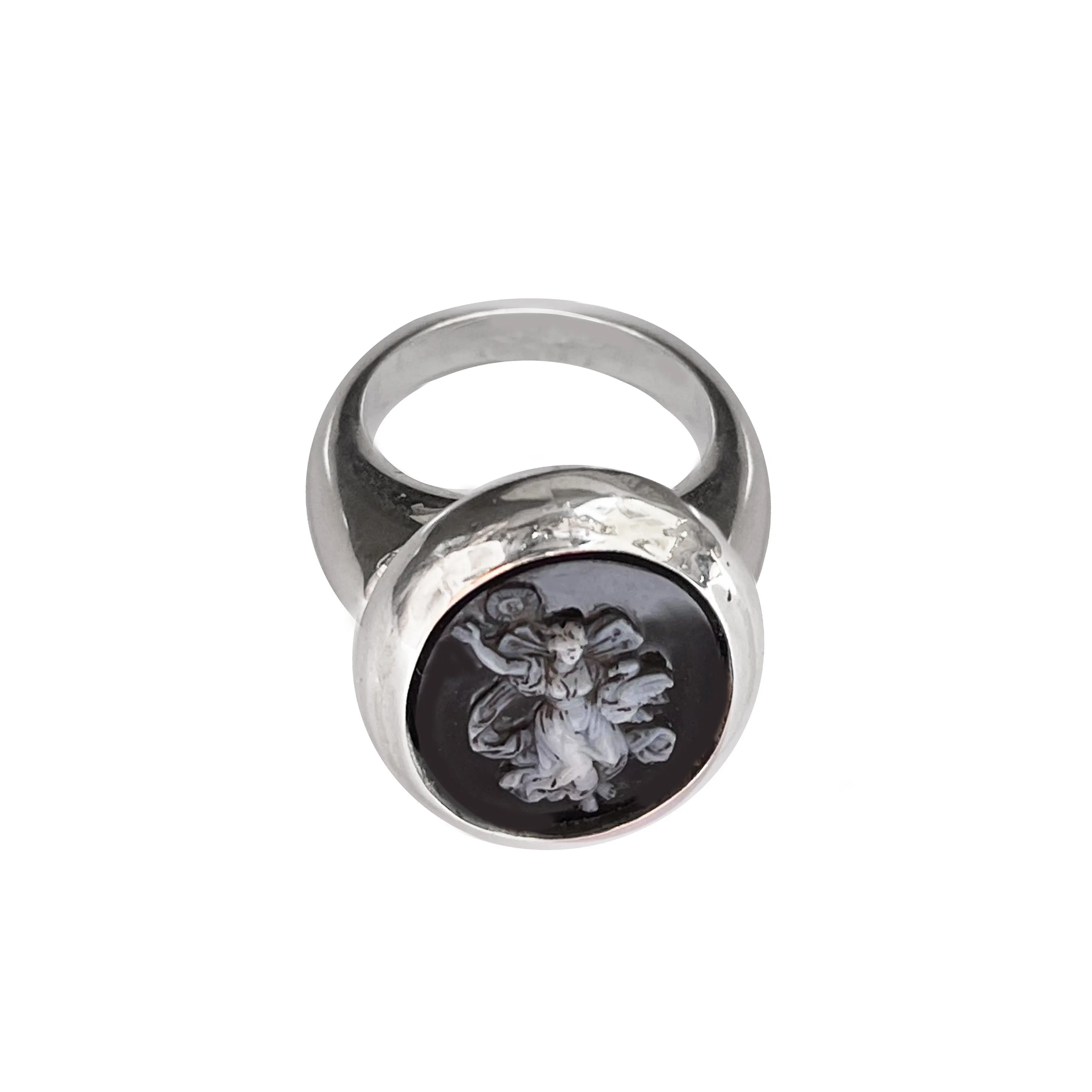 Two-layered Agate Roman Cameo Silver Ring depicting the Goddess Nike